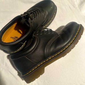 Men’s Doc Martin 9